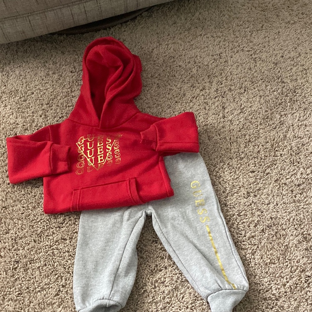 Guess hoodie outfit